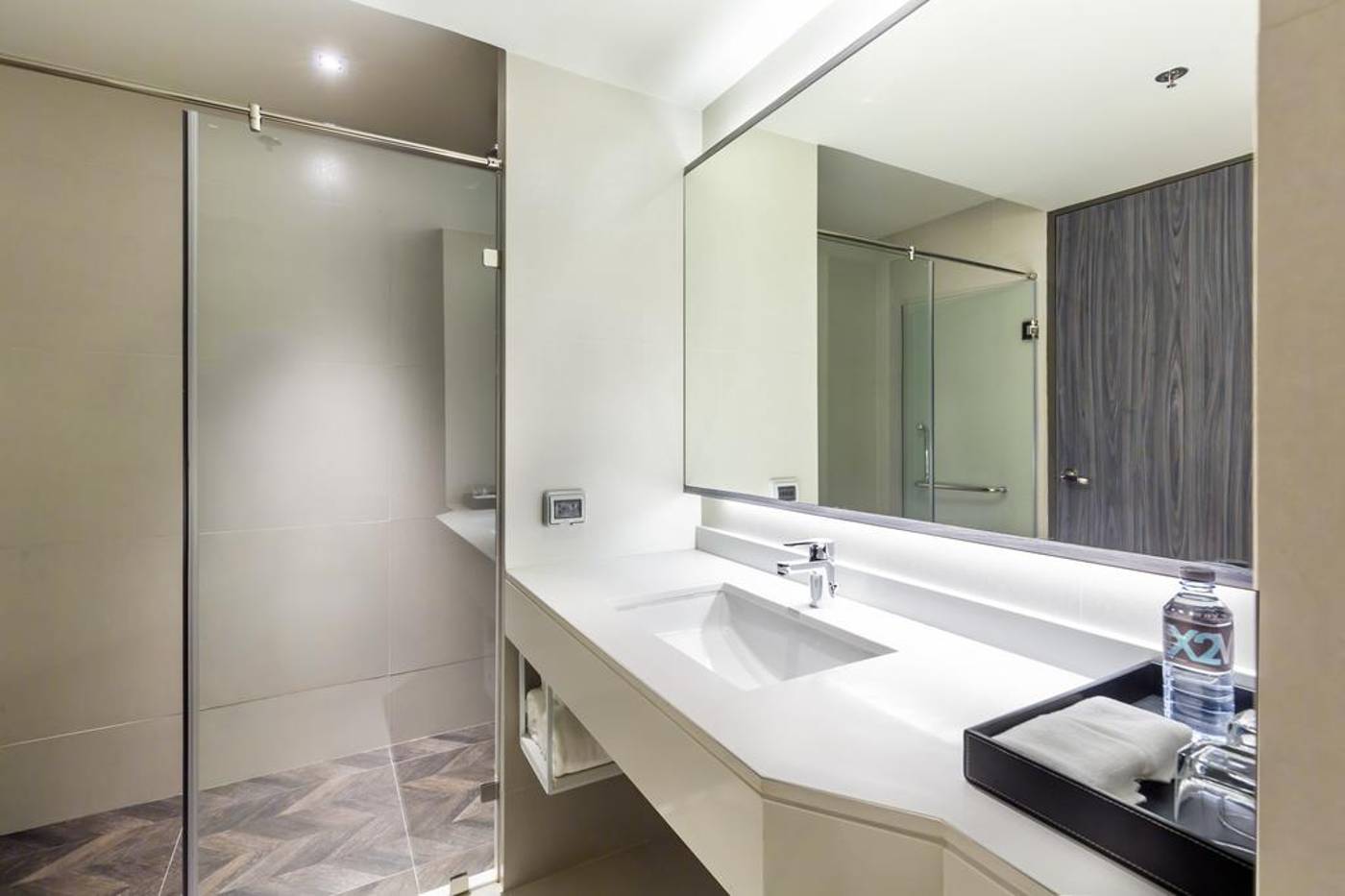 Cross-Vibe-Bangkok-Sukhumvit-Room-52