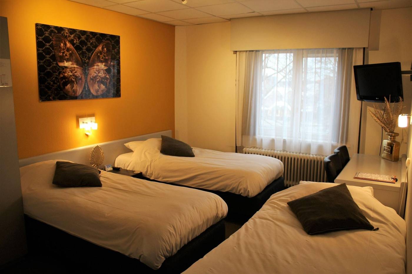 Hotel-De-Jonge-Heertjes-Room-12