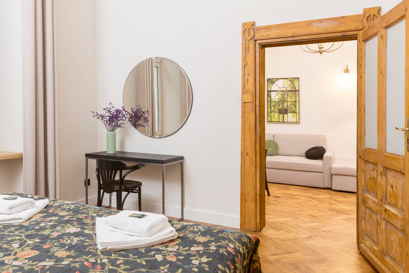 Antique-Apartments-Plac-Szczepanski-Room-7