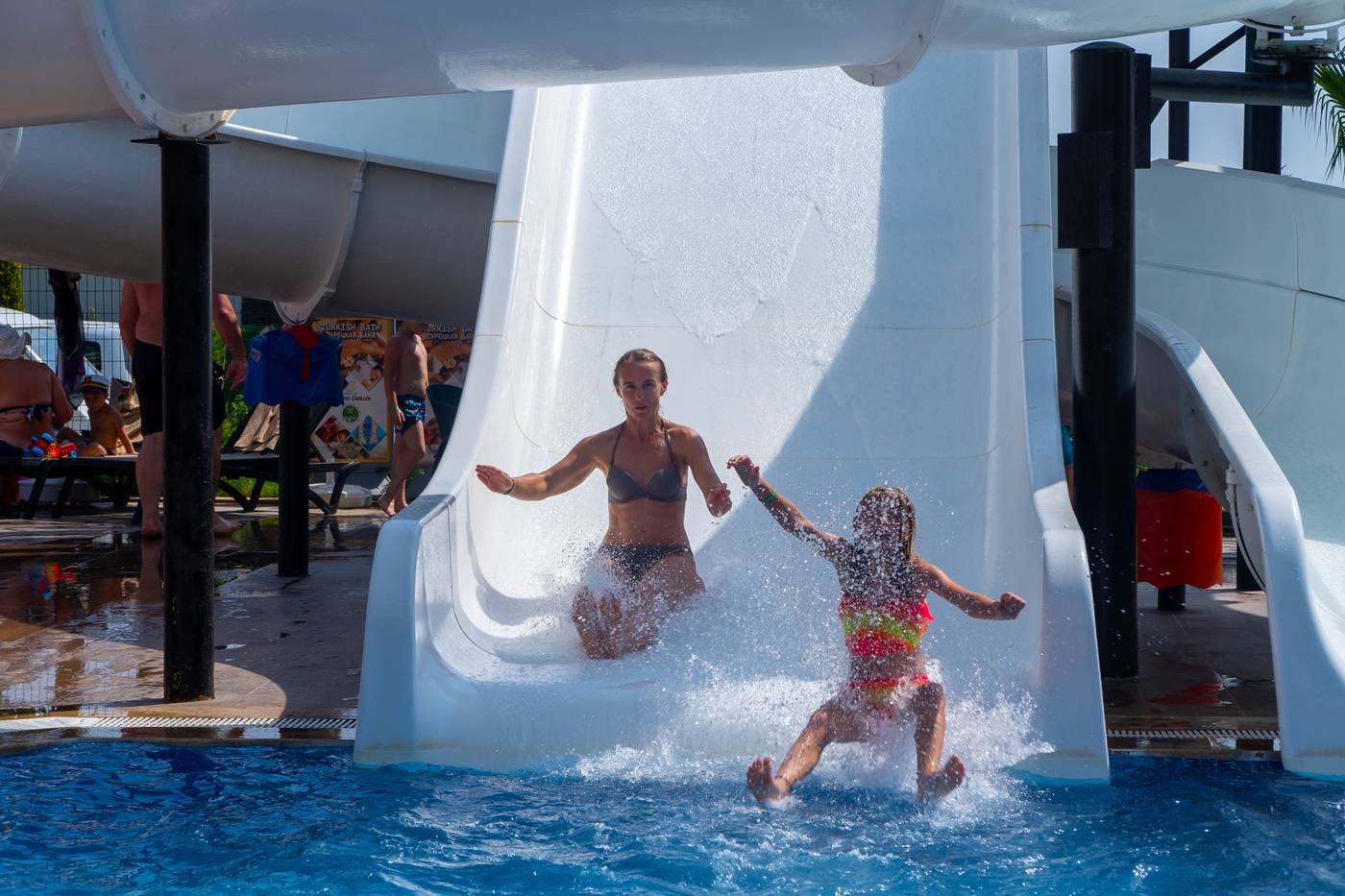 Nox-Inn-Deluxe-Hotel-Pool-24