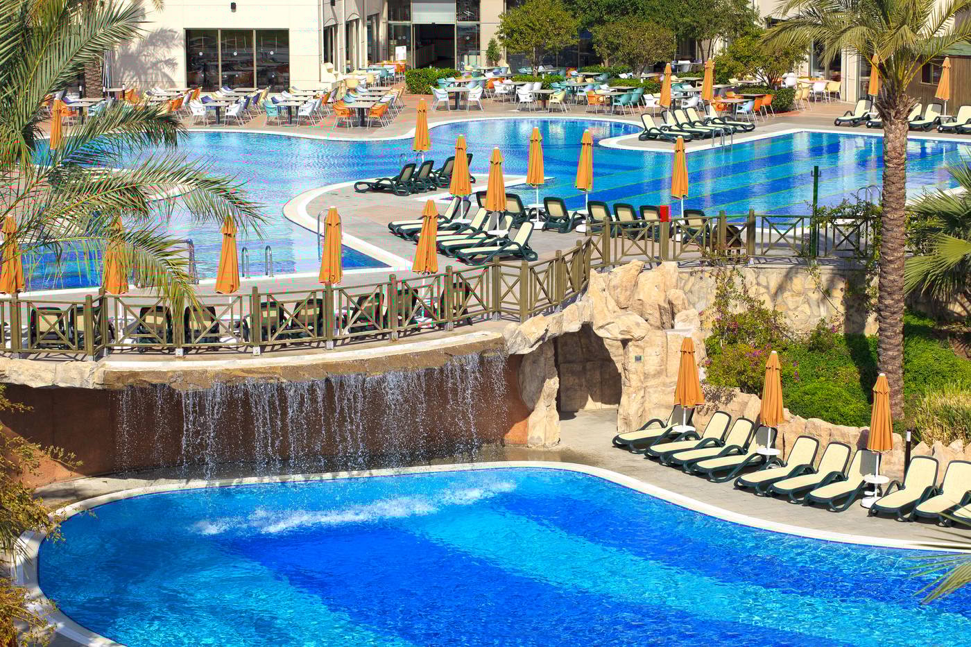 Novum-Garden-Side-Hotel-Pool-4