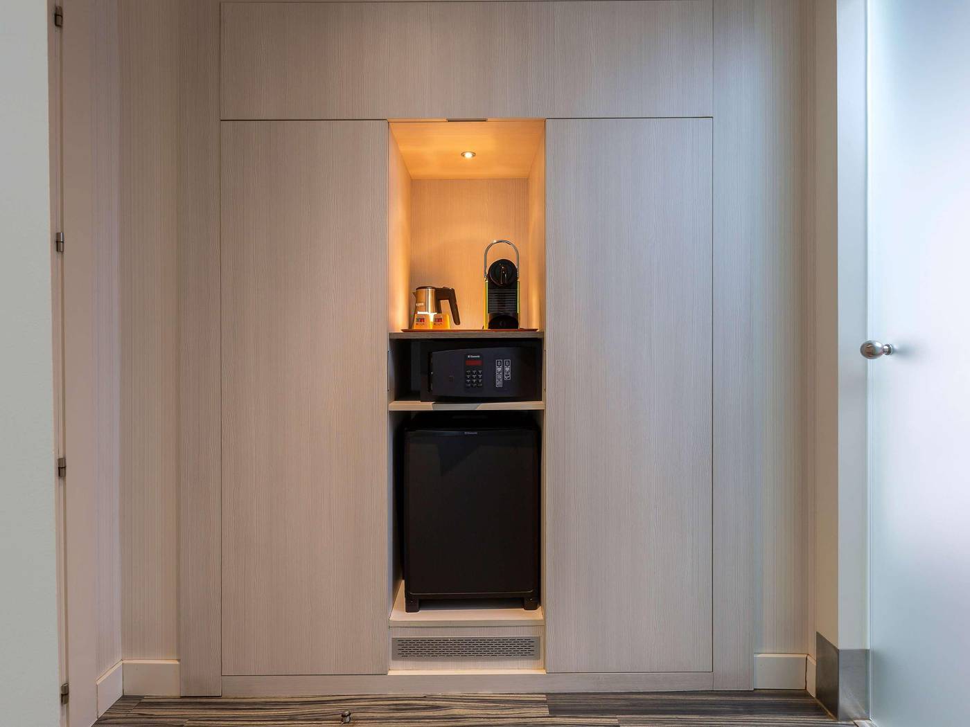 Ibis-Styles-Madrid-Prado-Room-10