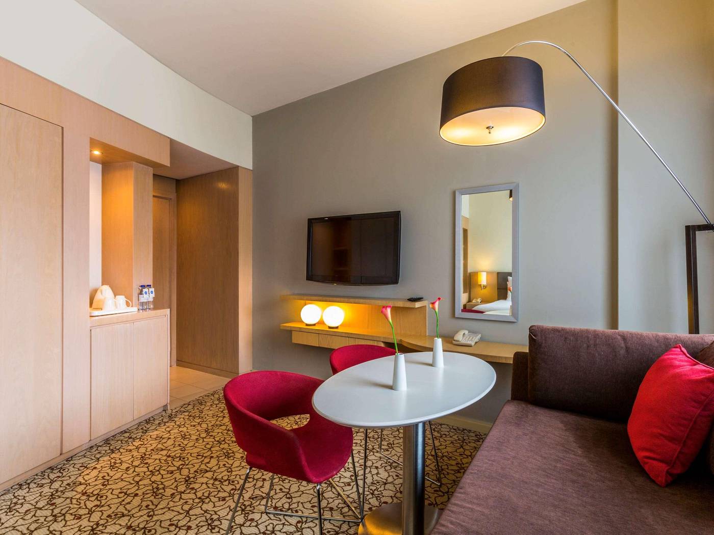 Novotel-Suites-Mall-Avenue-Dubai-Room-15