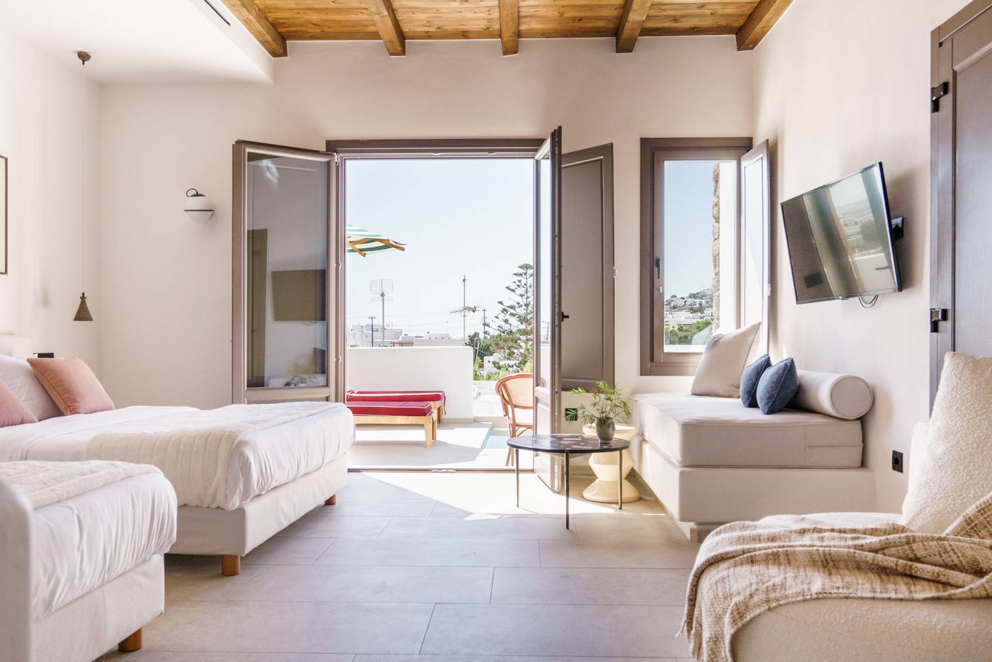 Pelican-Bay---Art-Hotel-Room-18