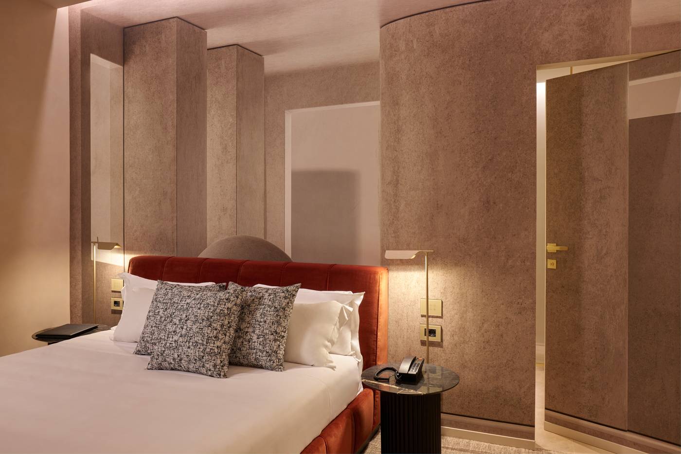 Borghese-Contemporary-Hotel-Room-23