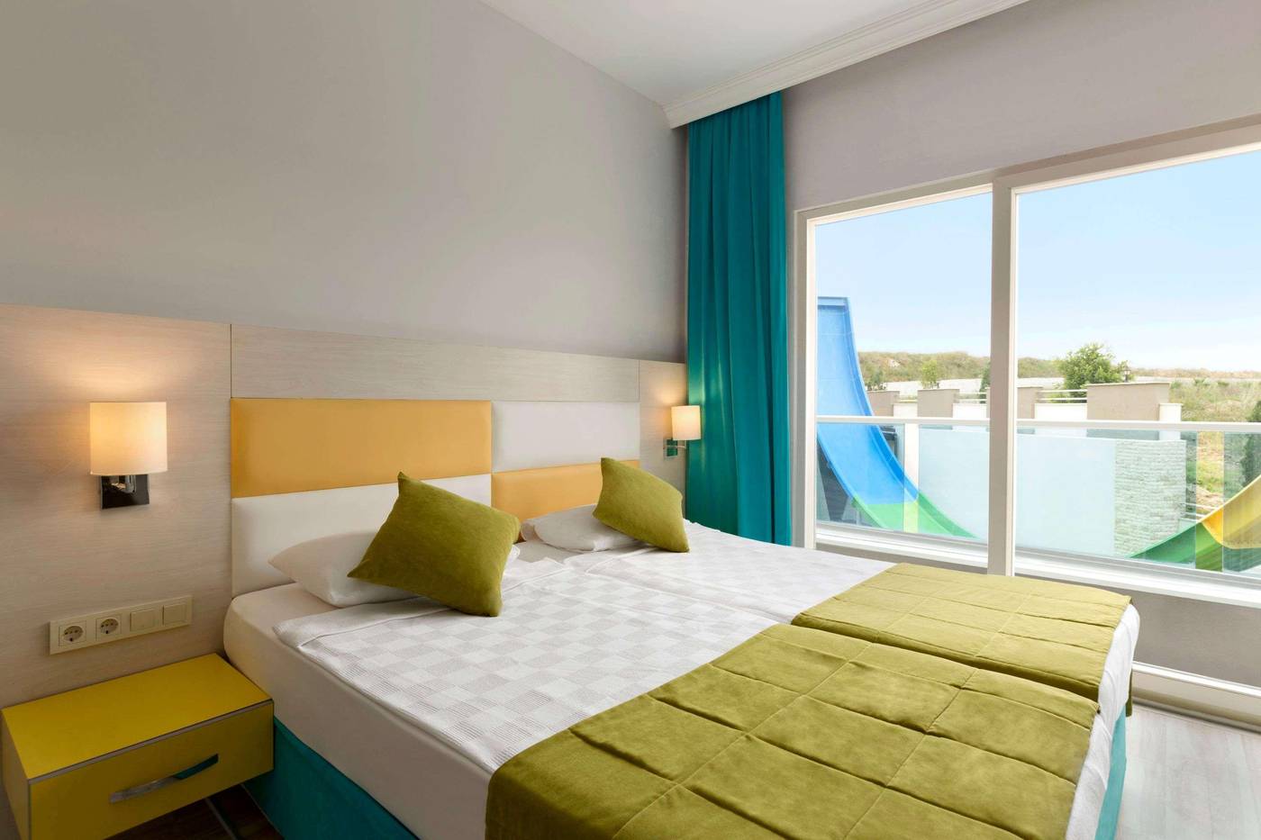 Ramada-Resort-by-Wyndham-Side-Room-13