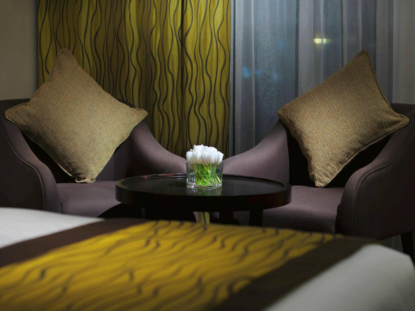 Movenpick-Hotel-Jumeirah-Lakes-Towers-Room-17