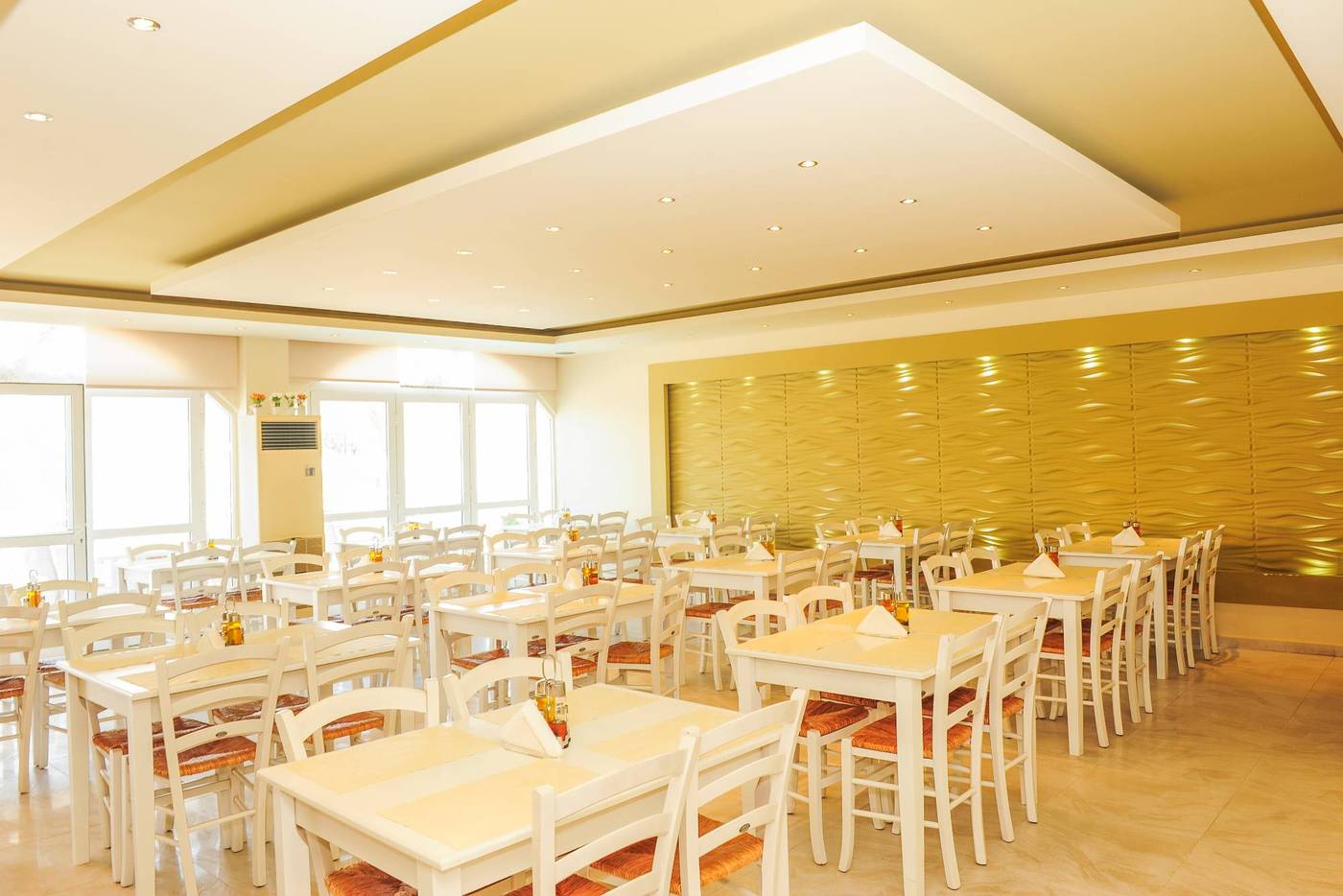 Tropical-Restaurant-54