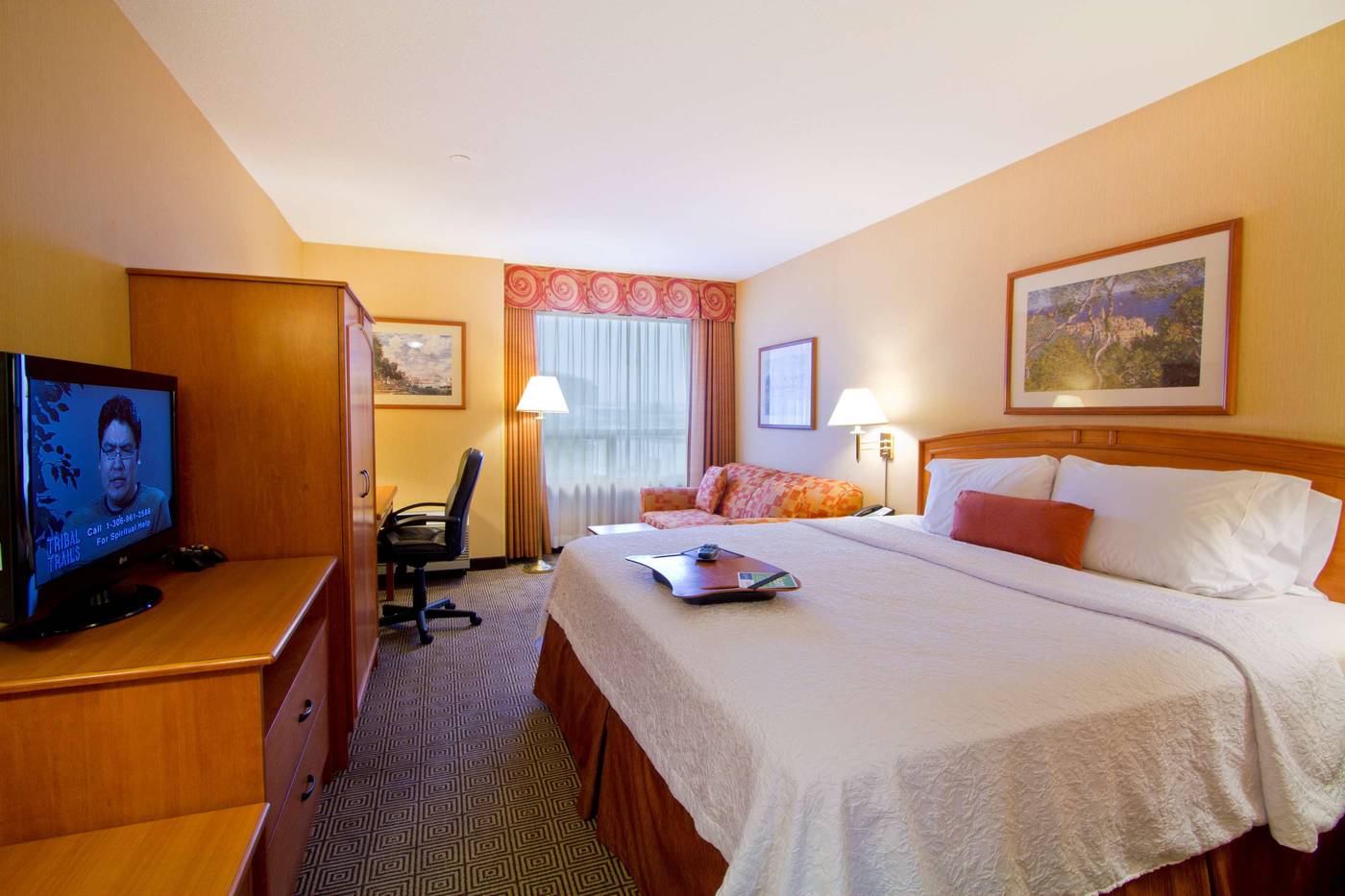 Hampton-Inn-by-Hilton-Vancouver-Airport-Room-14