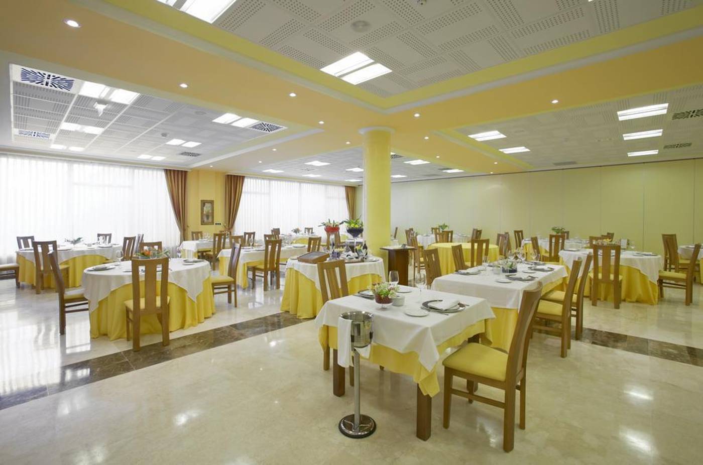 Villa de Gijón by 1907-Spain-GIJON-Restaurant-7