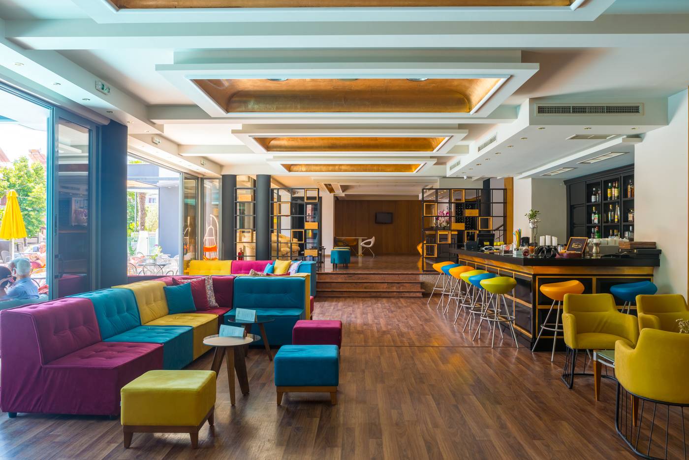 Mediterranean-Resort-Bar-25