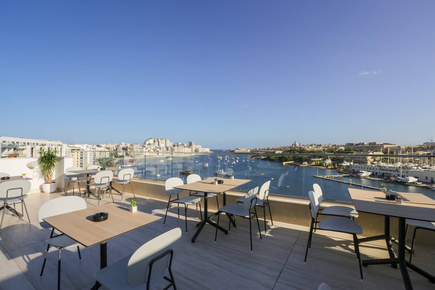 Hotel-115-The-Strand-Hotel-and-Suites-Terrace-1