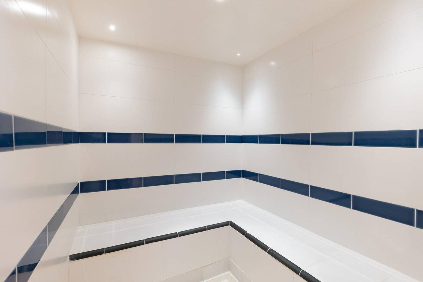 Disney-s-Hotel-New-York-Sports-and-Entertainment-27