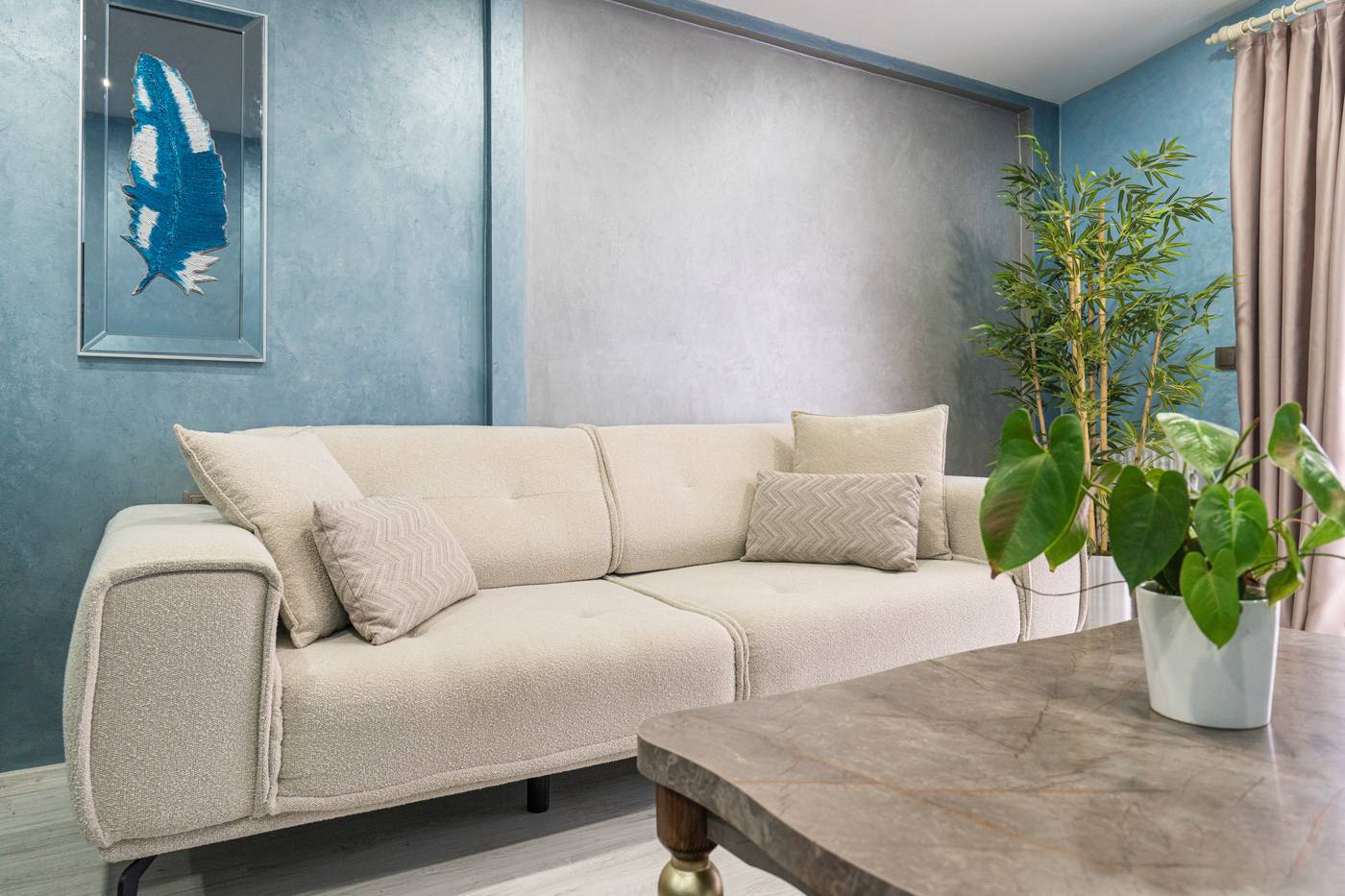 Monezza-Hotel-Room-4