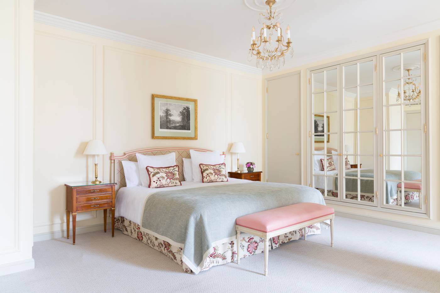 Le-Bristol-Paris-Room-38