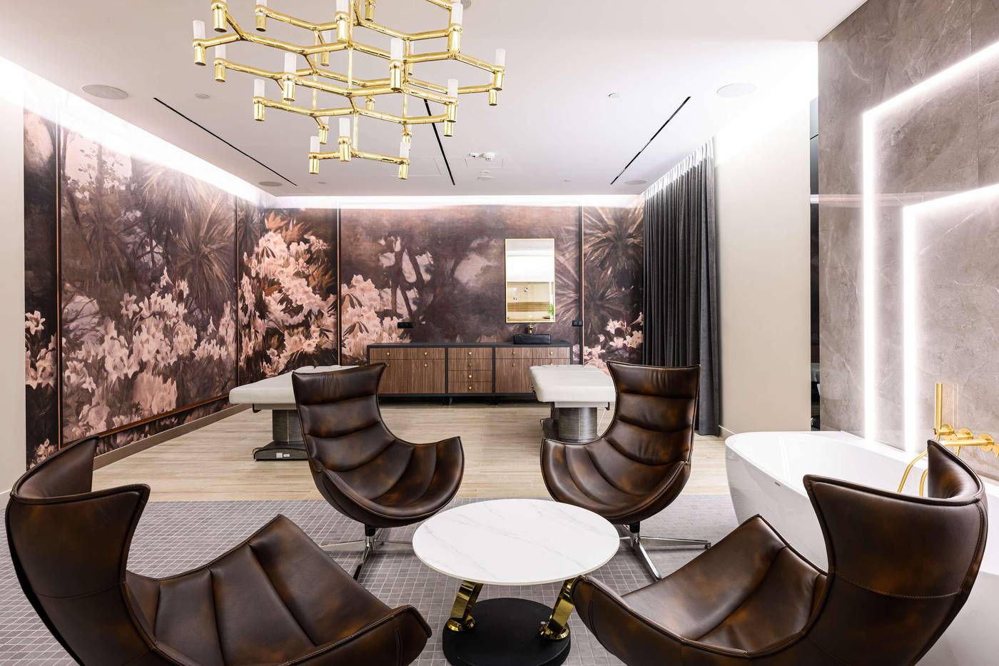 DoubleTree-by-Hilton-Krakow-Hotel---Convention-Cen-General-view-18