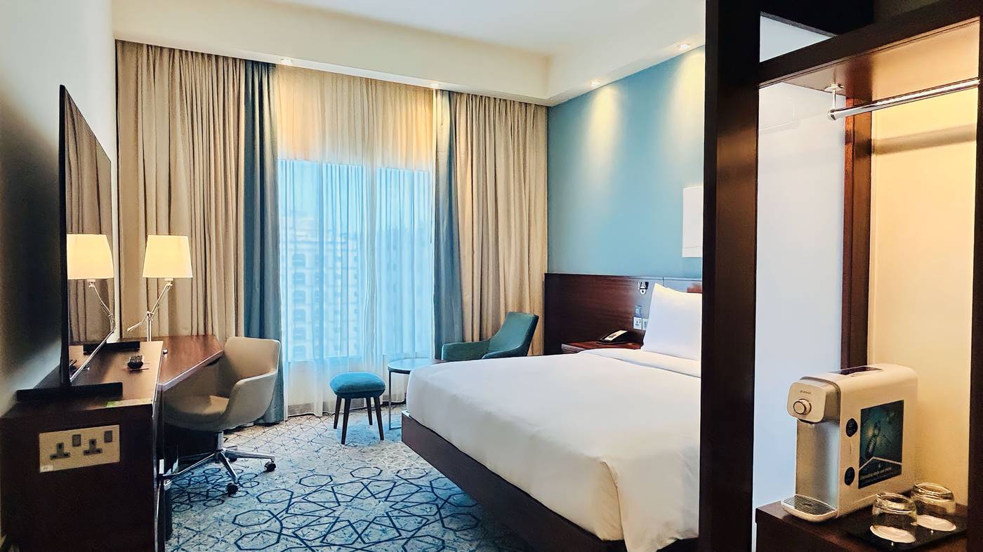 Hampton-by-Hilton-Dubai-Al-Barsha-Room-7