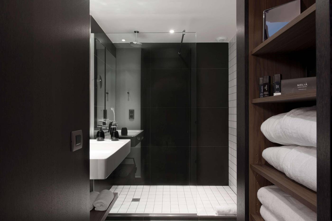 Melia-Paris-La-Defense-Room-56