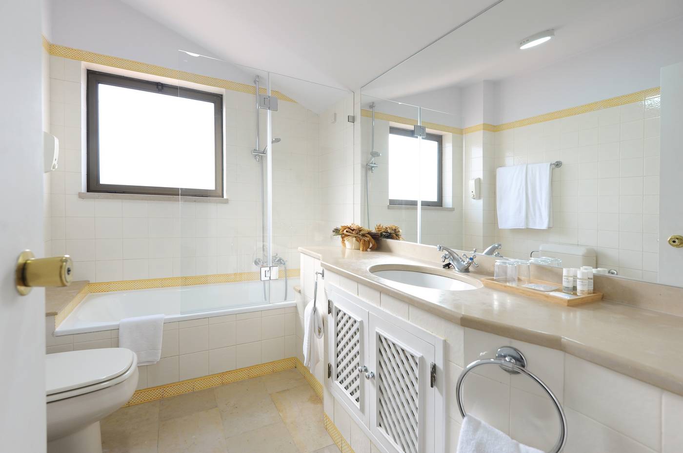 Clube-Do-Lago-Room-40