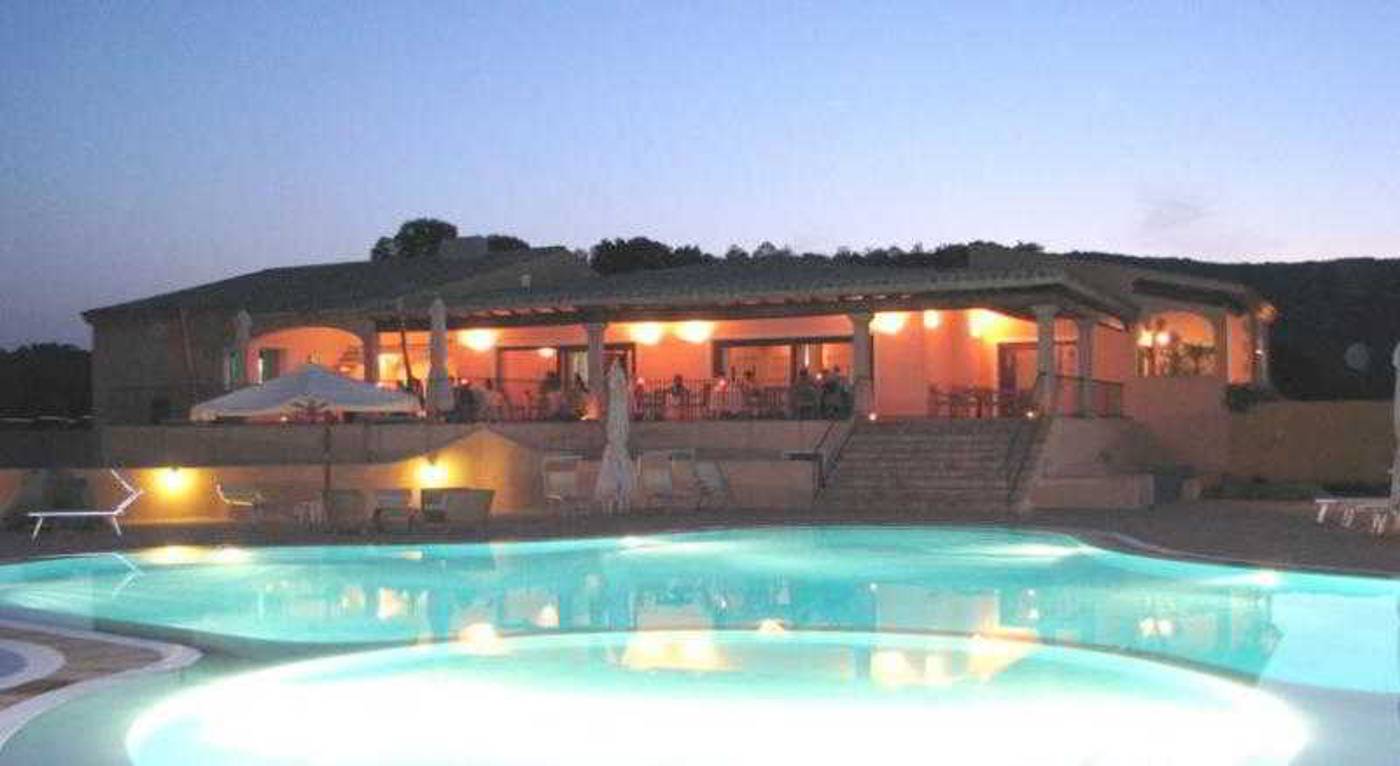 Parco-Degli-Ulivi-Pool-6