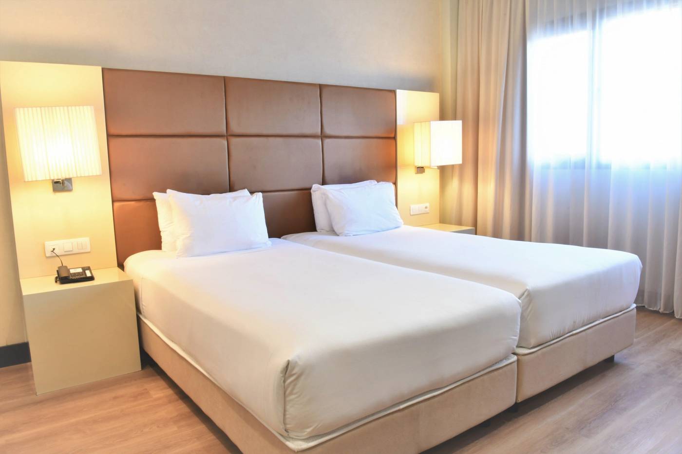 Holiday-Inn-Madrid-Las-Tablas-Room-24