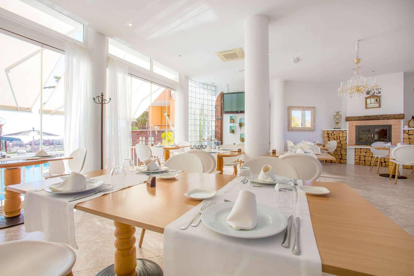 Ramada-Resort-by-Wyndham-Puerto-de-Mazarron-Restaurant-51