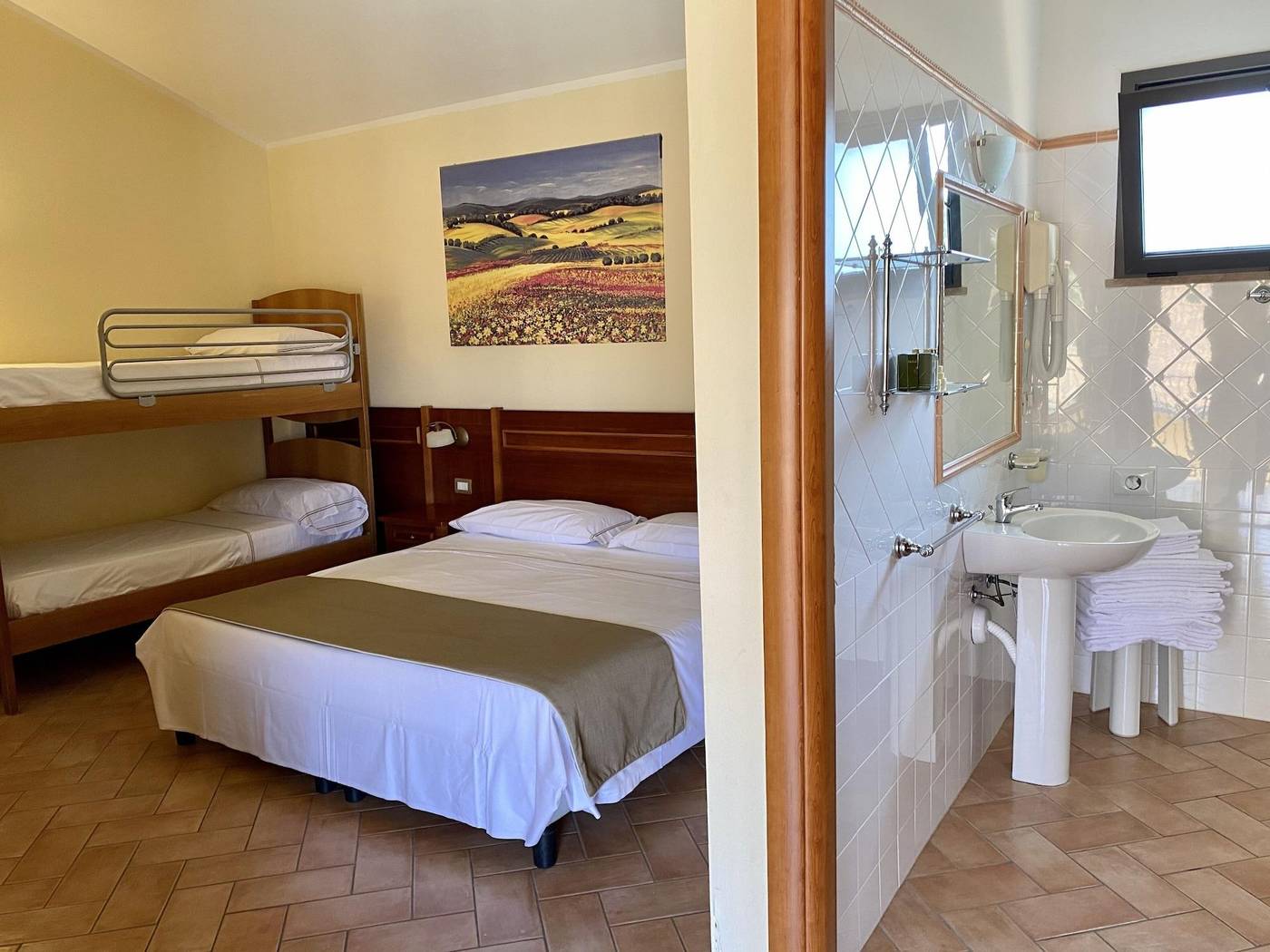 Hotel-Le-Querciolaie-dei-Ricci-Room-6