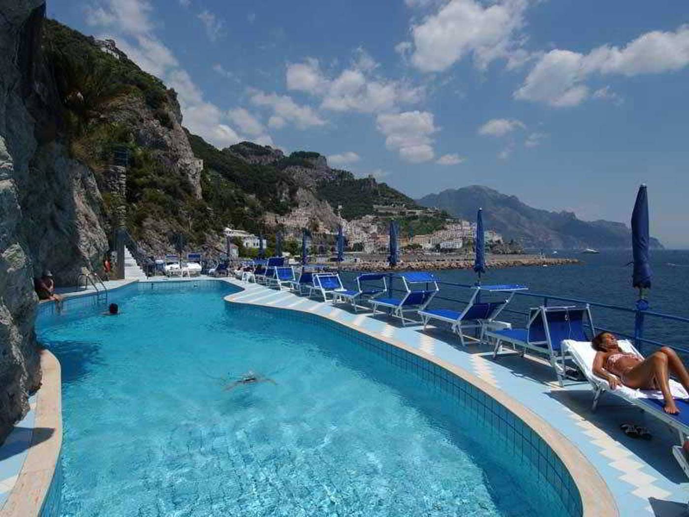 Miramalfi-Pool-2