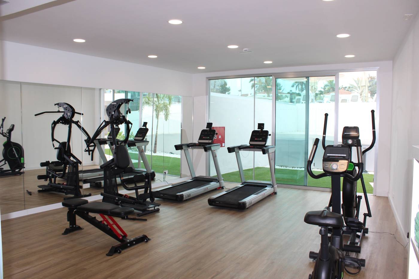 Hotel-LIVVO-Dunagolf-Suites-Sports-and-Entertainment-61