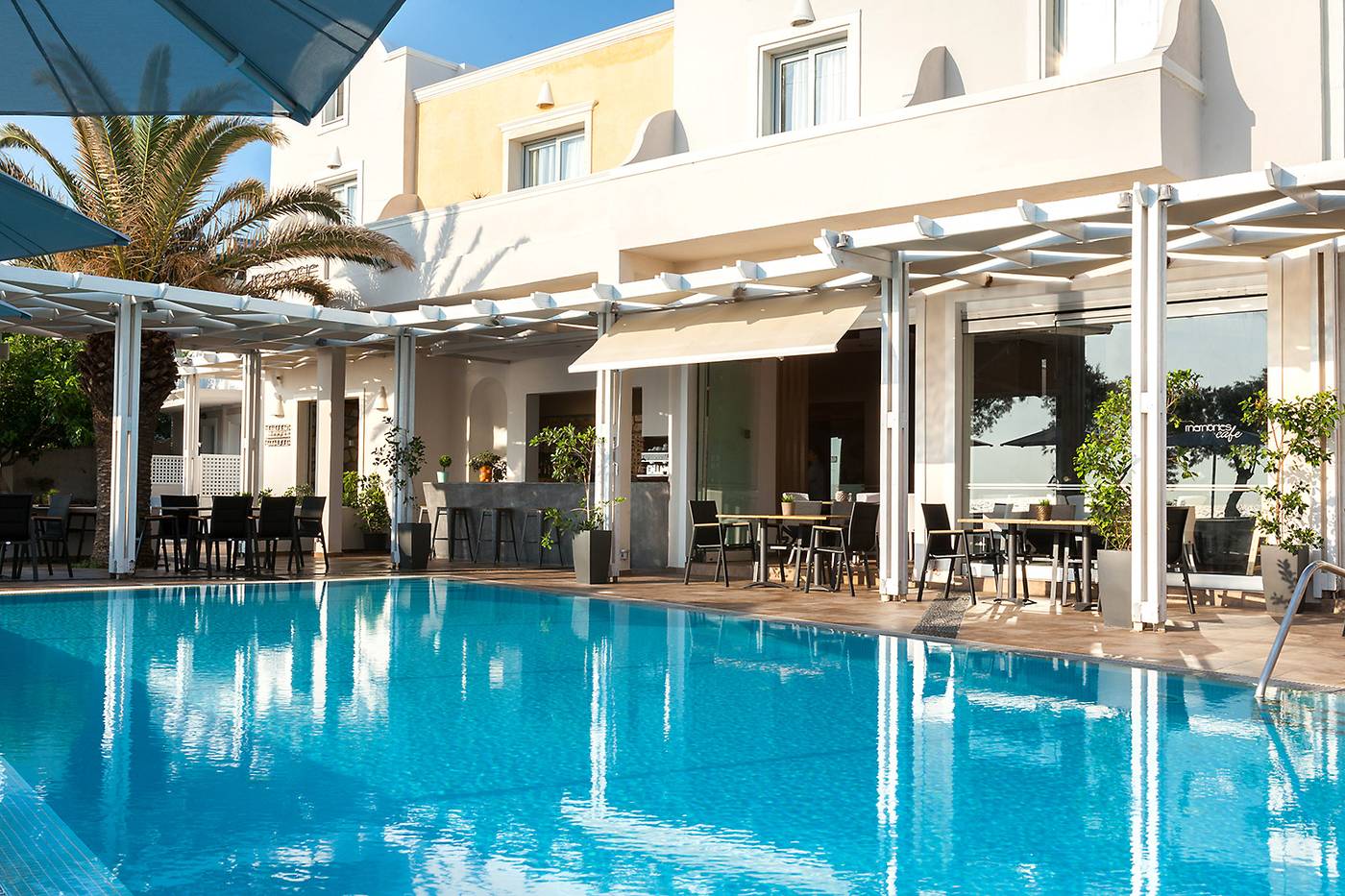 Memories-Beach-Pool-2