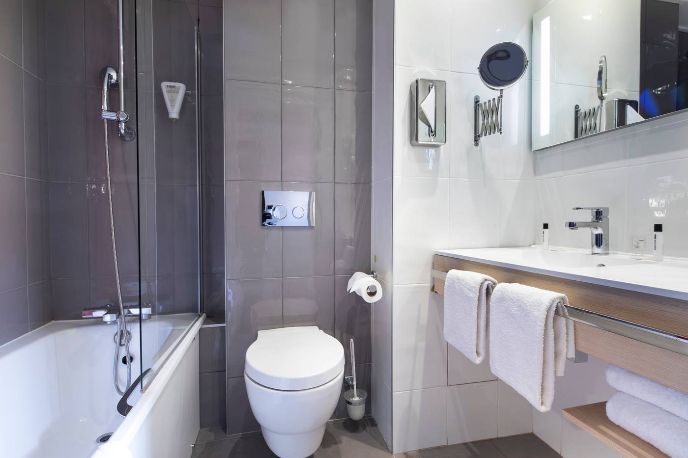 Paris-Bastille-Room-46