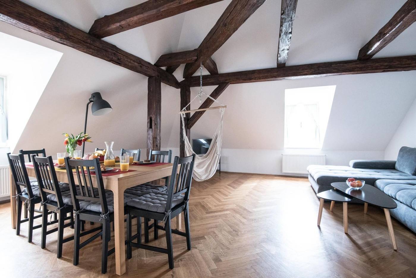 Boutique-Apartments-White-Swan-Room-12