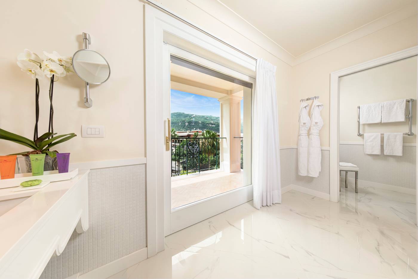 Grand-Hotel-Royal-Room-47