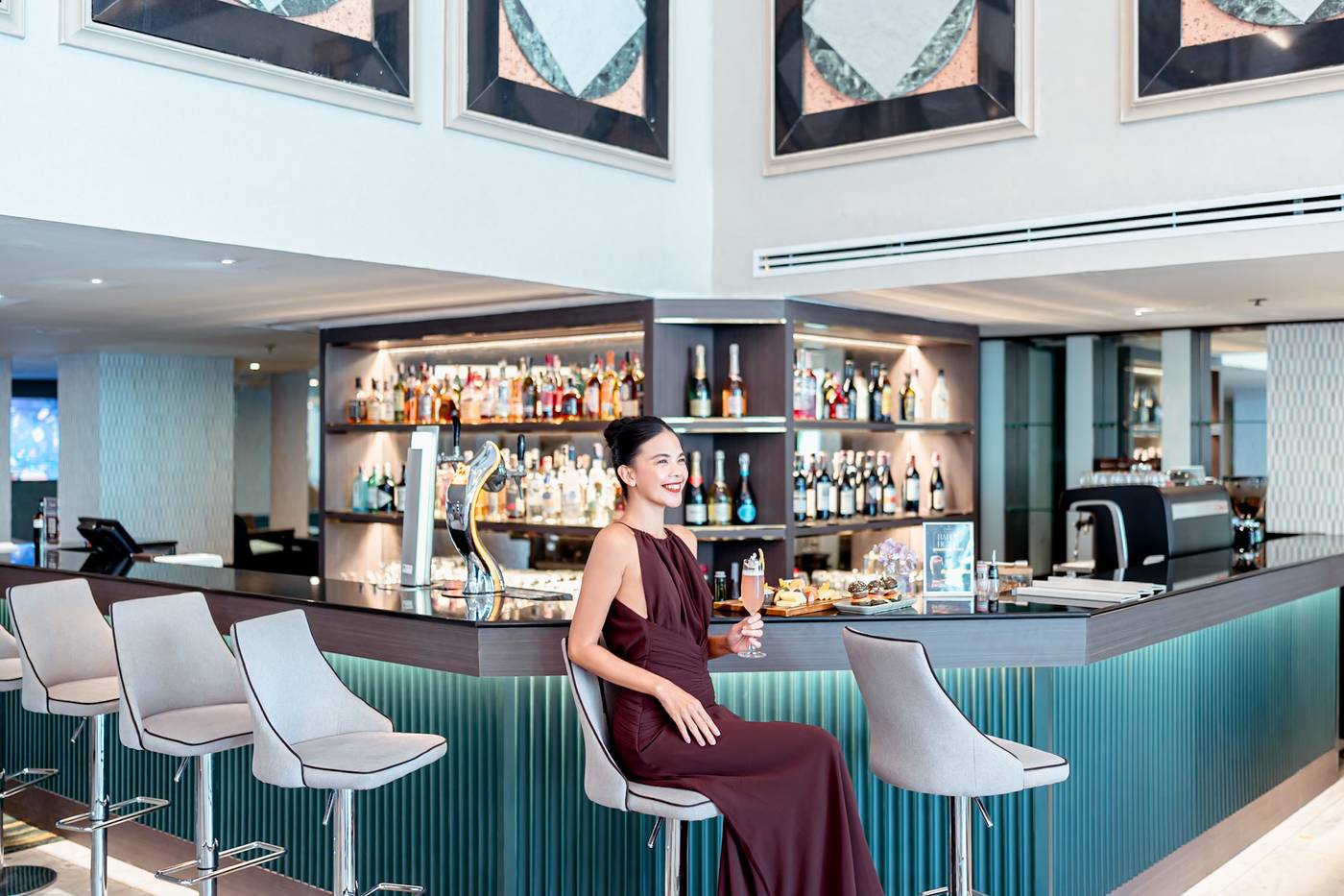Rembrandt-Hotel-Bangkok-Bar-7