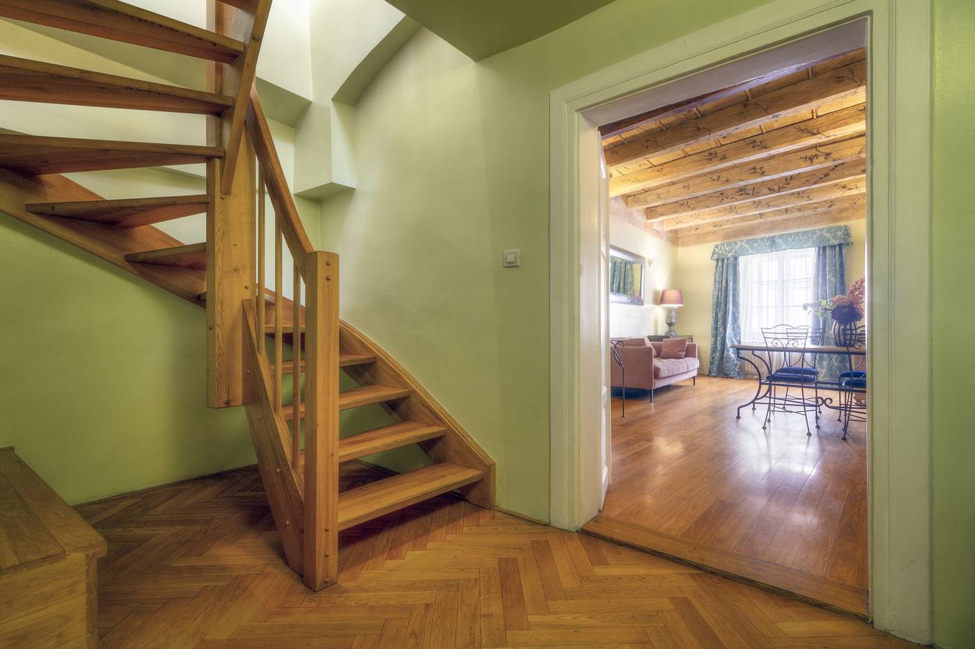 Black-Star-Suites-Room-3