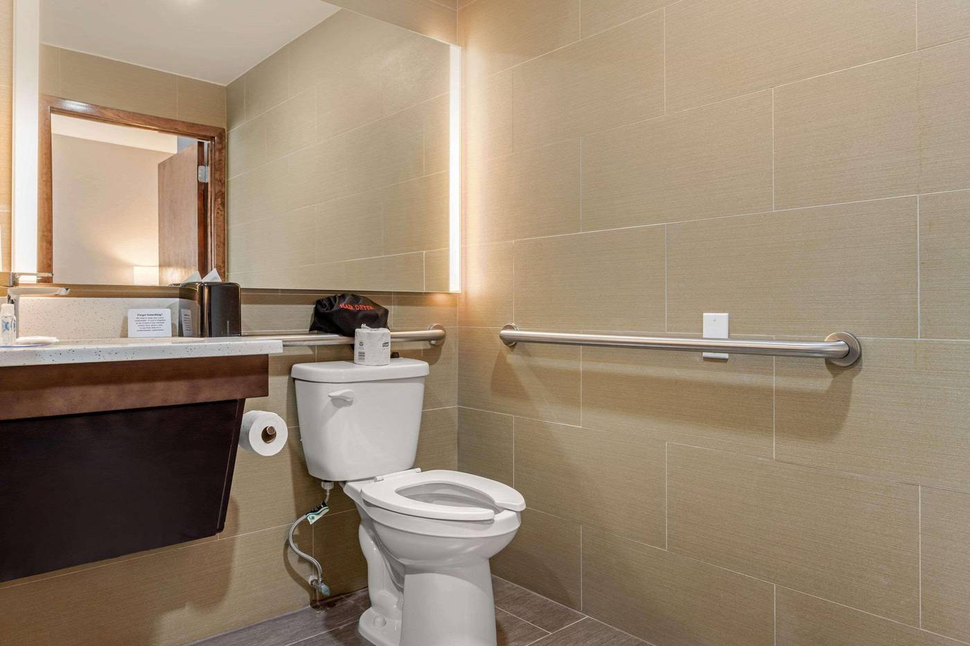 Comfort-Inn-Prospect-Park-Brooklyn-Room-37