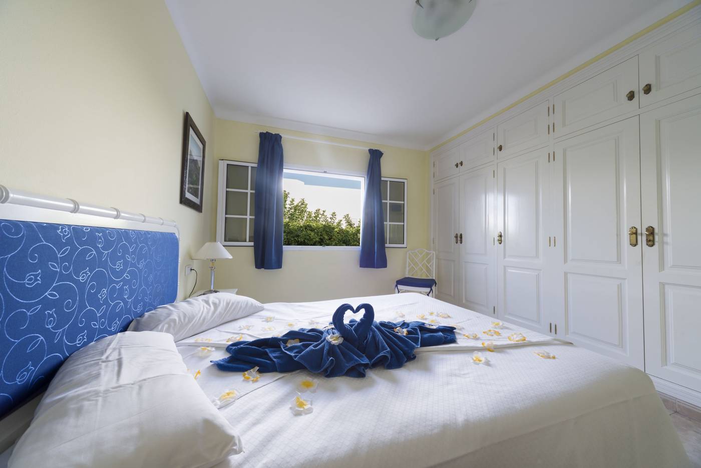 Hyde-Park-Lane-Bungalows-Room-36