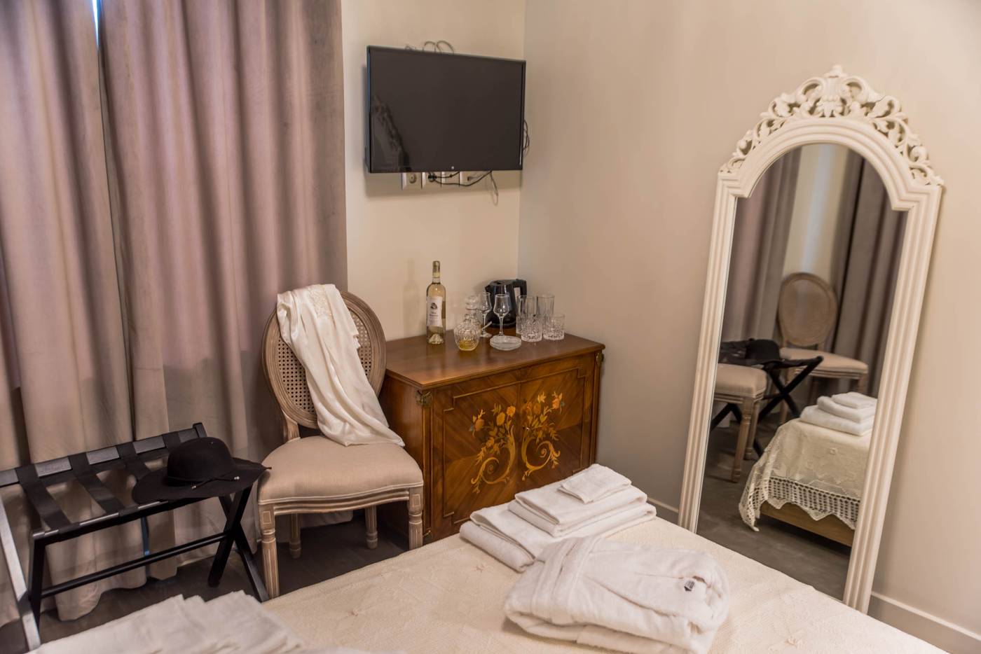 Kyria-Boutique-House-Room-8