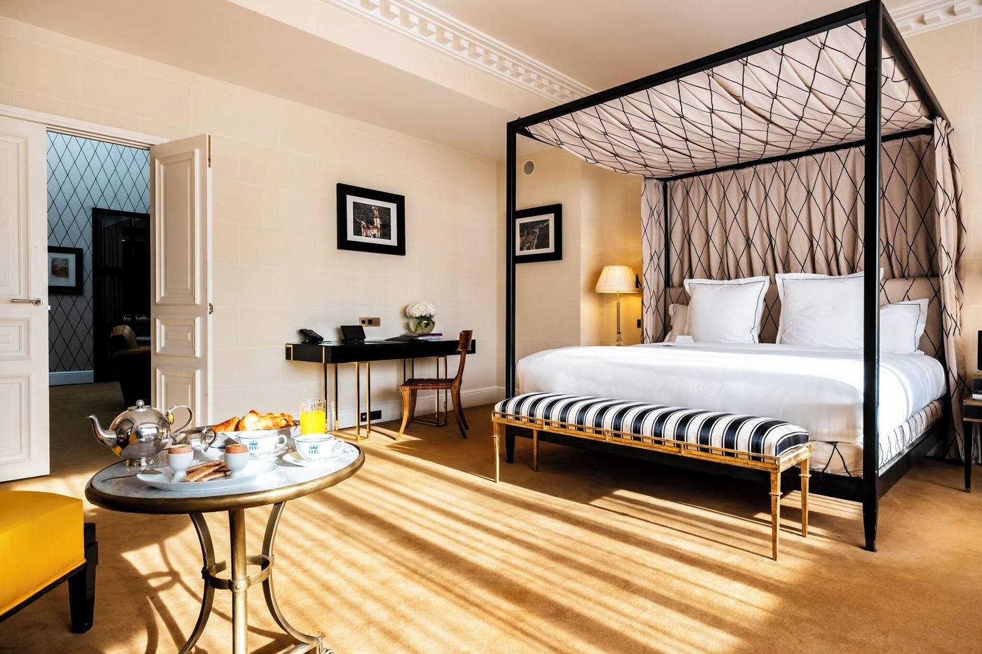 Hotel-de-Berri-Champs-Elysees--a-Luxury-Collection-Hotel--Paris-Room-32