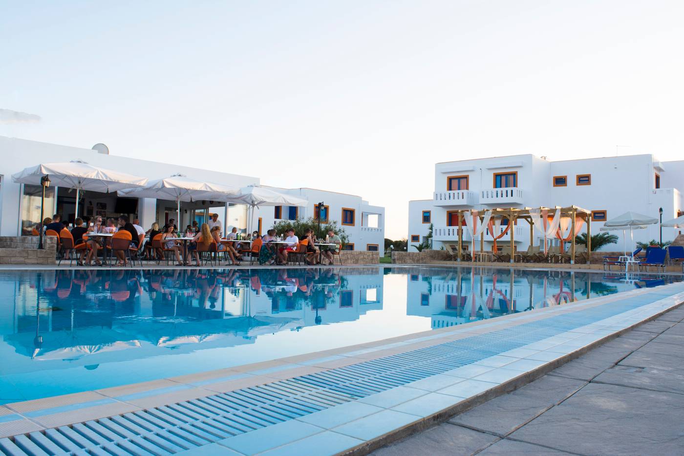 Bouradanis-Restaurant-2