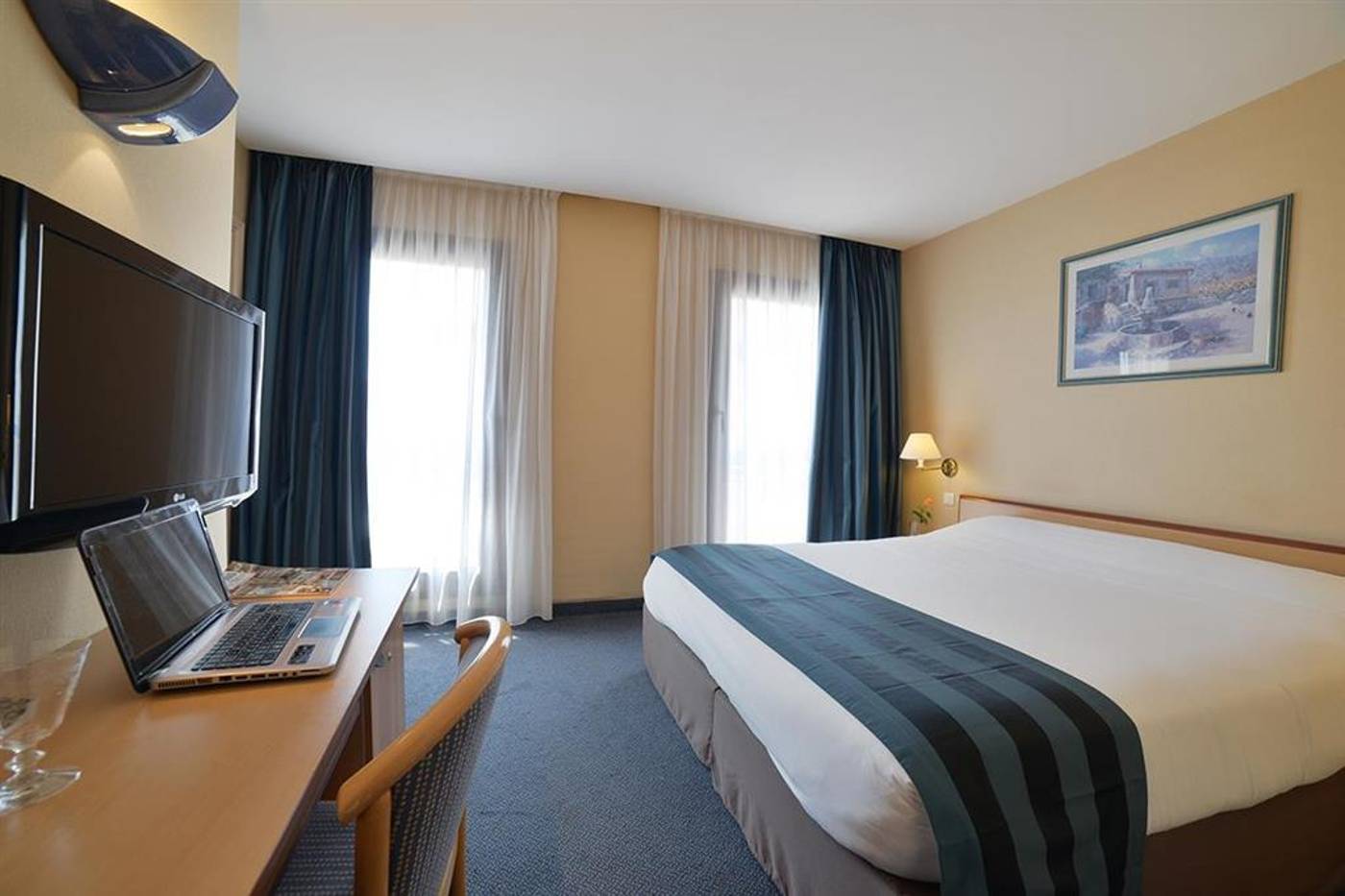 Best-Western-Hotel-Univers-Room-8