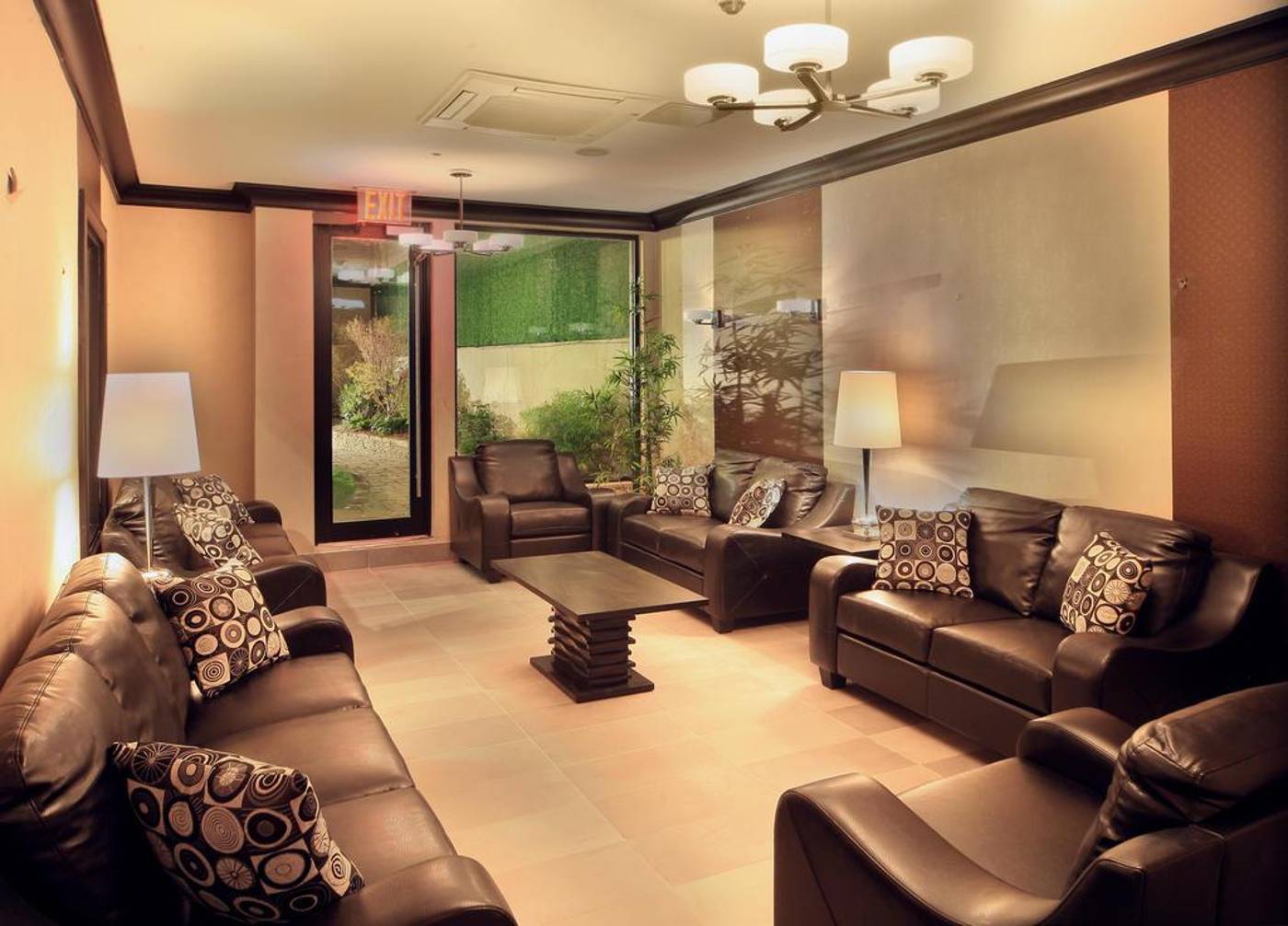 Condor-Hotel-by-Luxurban-Lobby-5