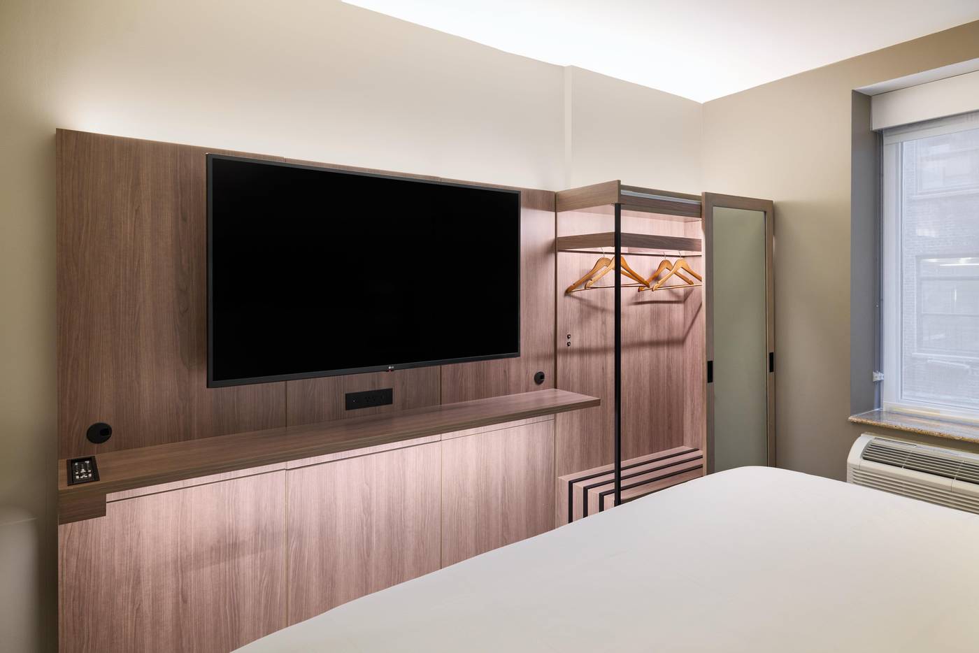 Holiday-Inn-Express-New-York-City---Chelsea-Room-9