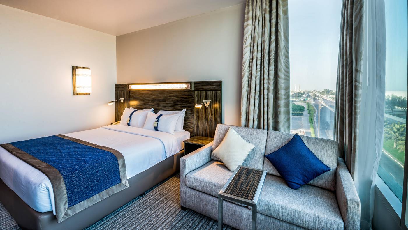 Holiday-Inn-Express-Jumeirah-Room-6