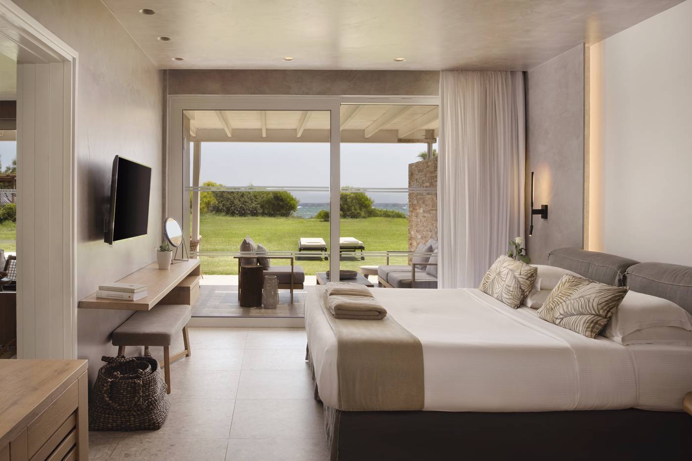 Grecian-Bay-Hotel-Room-28