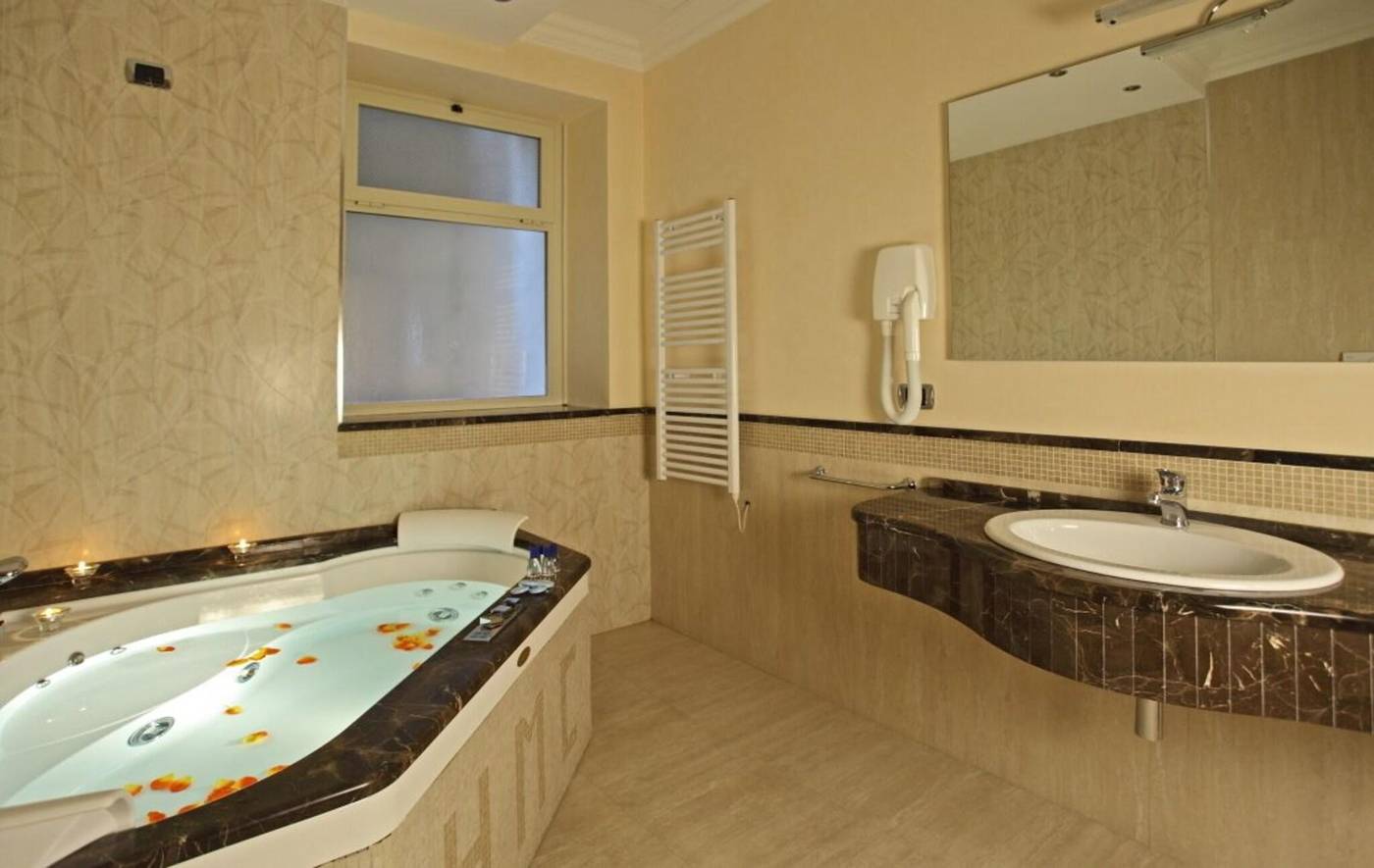 Hotel-Montecarlo-Room-19