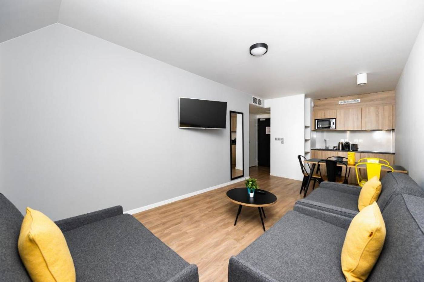 Staycity-Aparthotels-near-Disneyland---Paris-Room-38