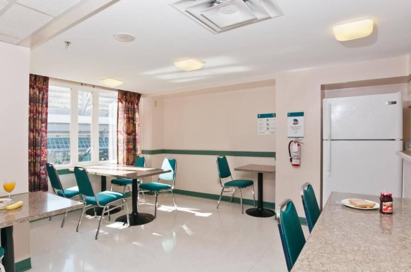 YWCA-Hotel-Vancouver-Restaurant-30