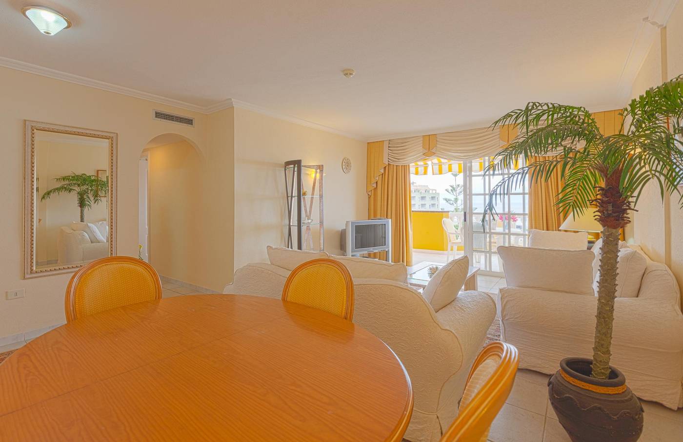 El-Marqu----s-Palace-by-Intercorp-Hotel-Group-Room-45