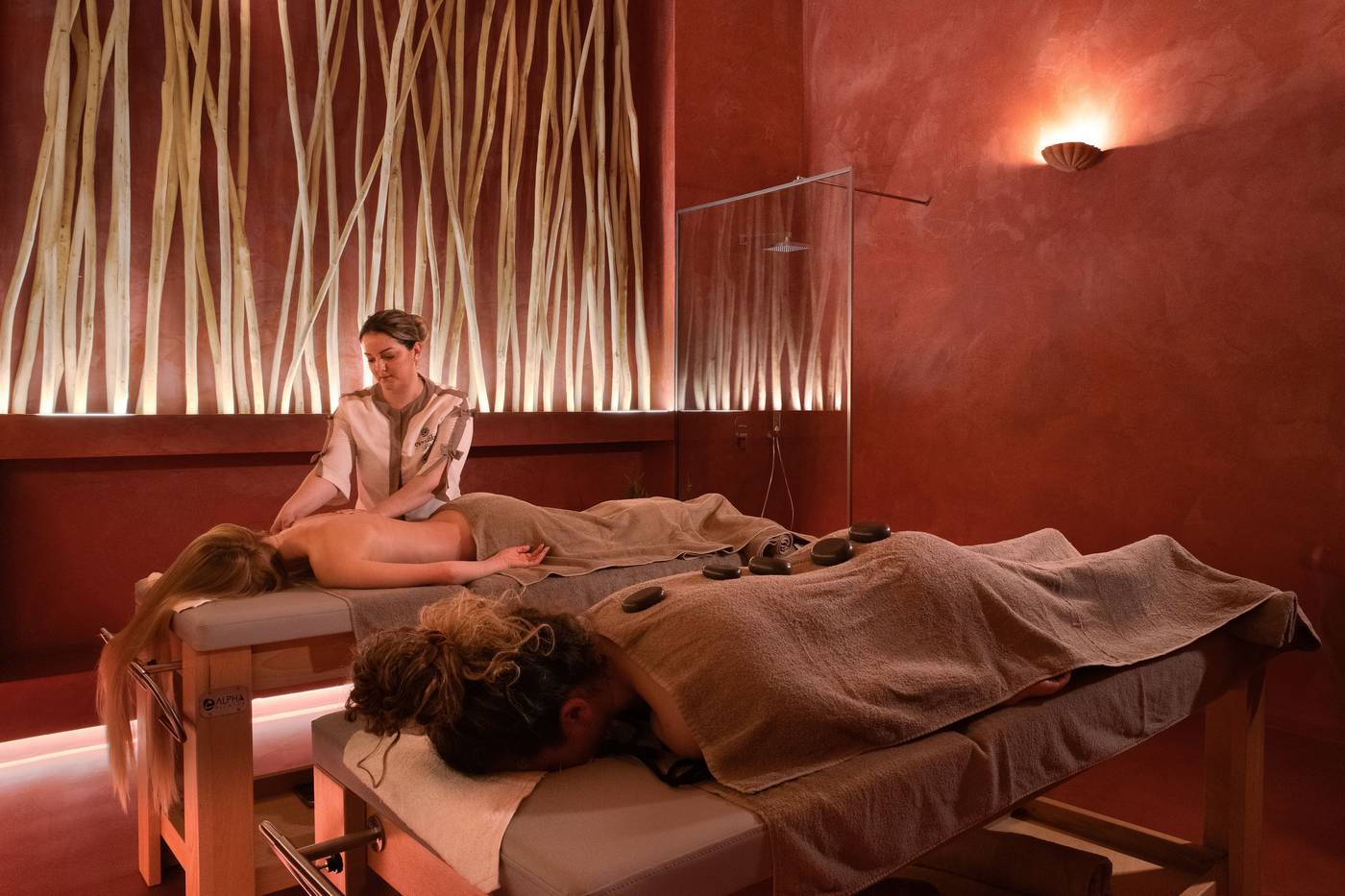 Venezia-Resort-Hotel-Sports-and-Entertainment-93